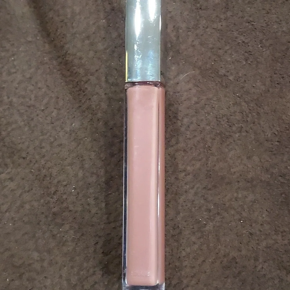 Revlon Lip Color Smoky Topaz #570 NWOT